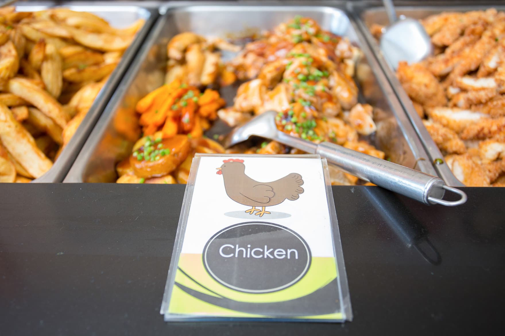 NIVA Canteen - Chicken label in front of a chicken dish