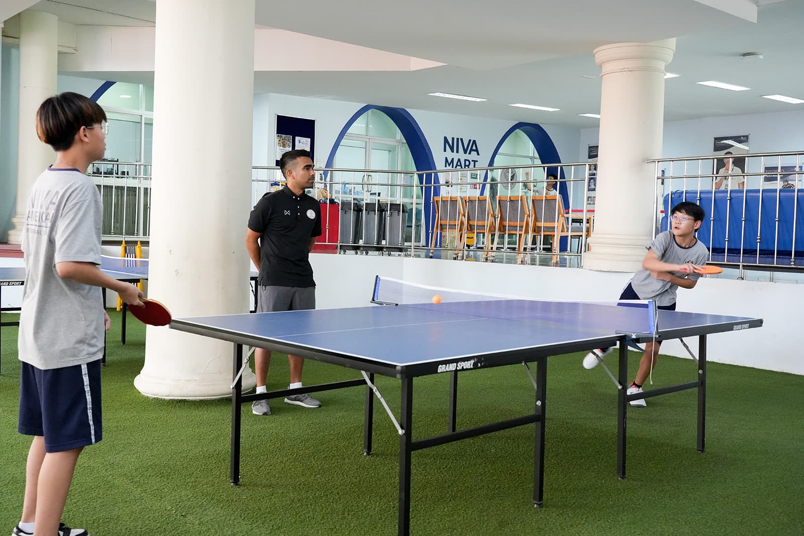 NIVA green and open campus - Students cooking on the patio for ECA