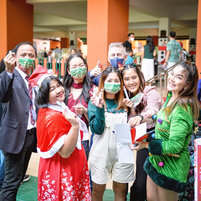 NIVA staff during a Christmas event.